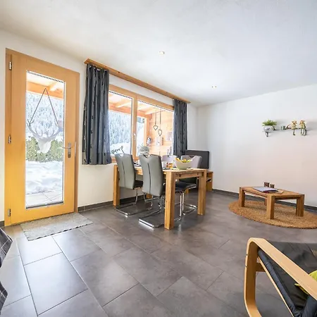 Chasa Sotcha Dadora 698 Scuol