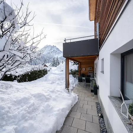 Chasa Sotcha Dadora 698 *